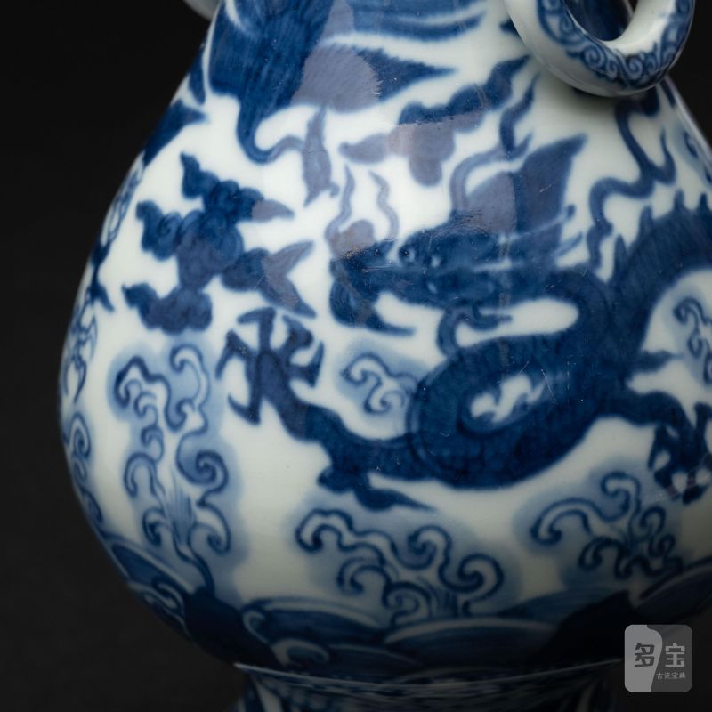    明 嘉靖青花雙耳瓶 - 图8